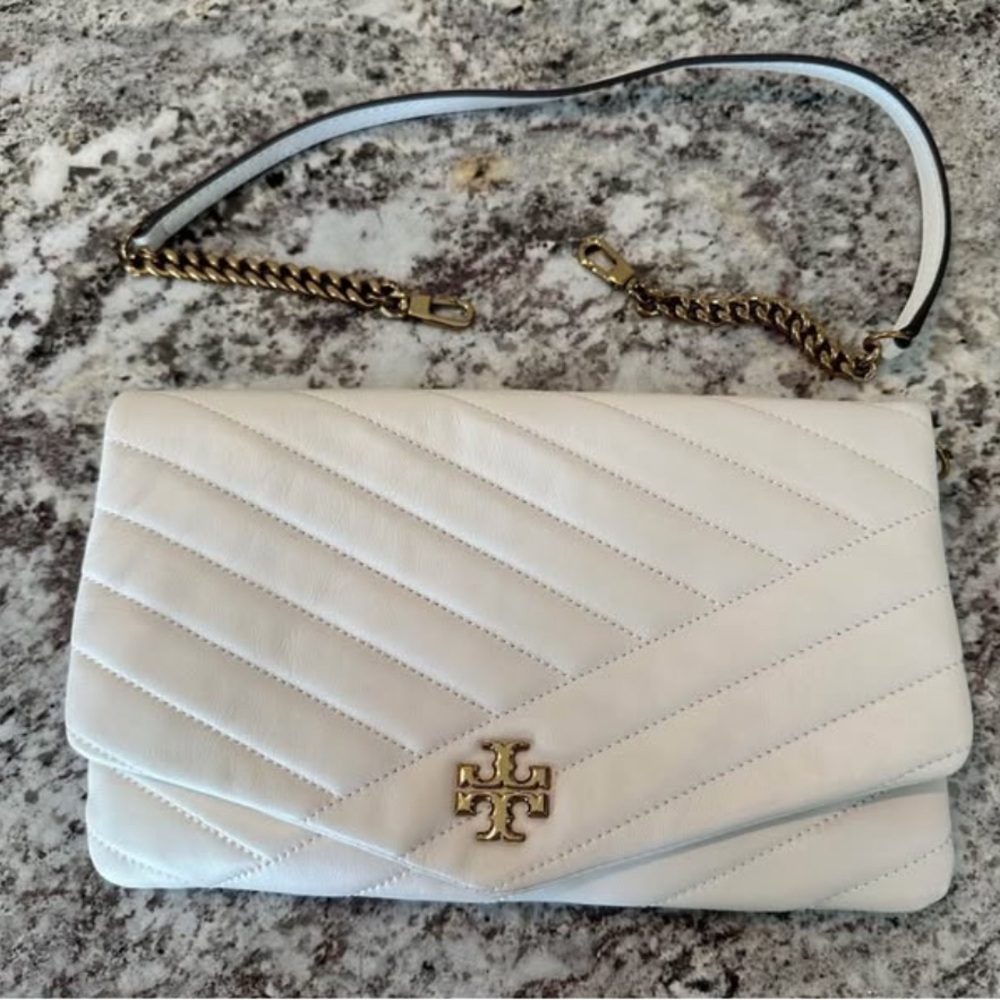 Tory Burch White shoulder Bag with Gold Chain